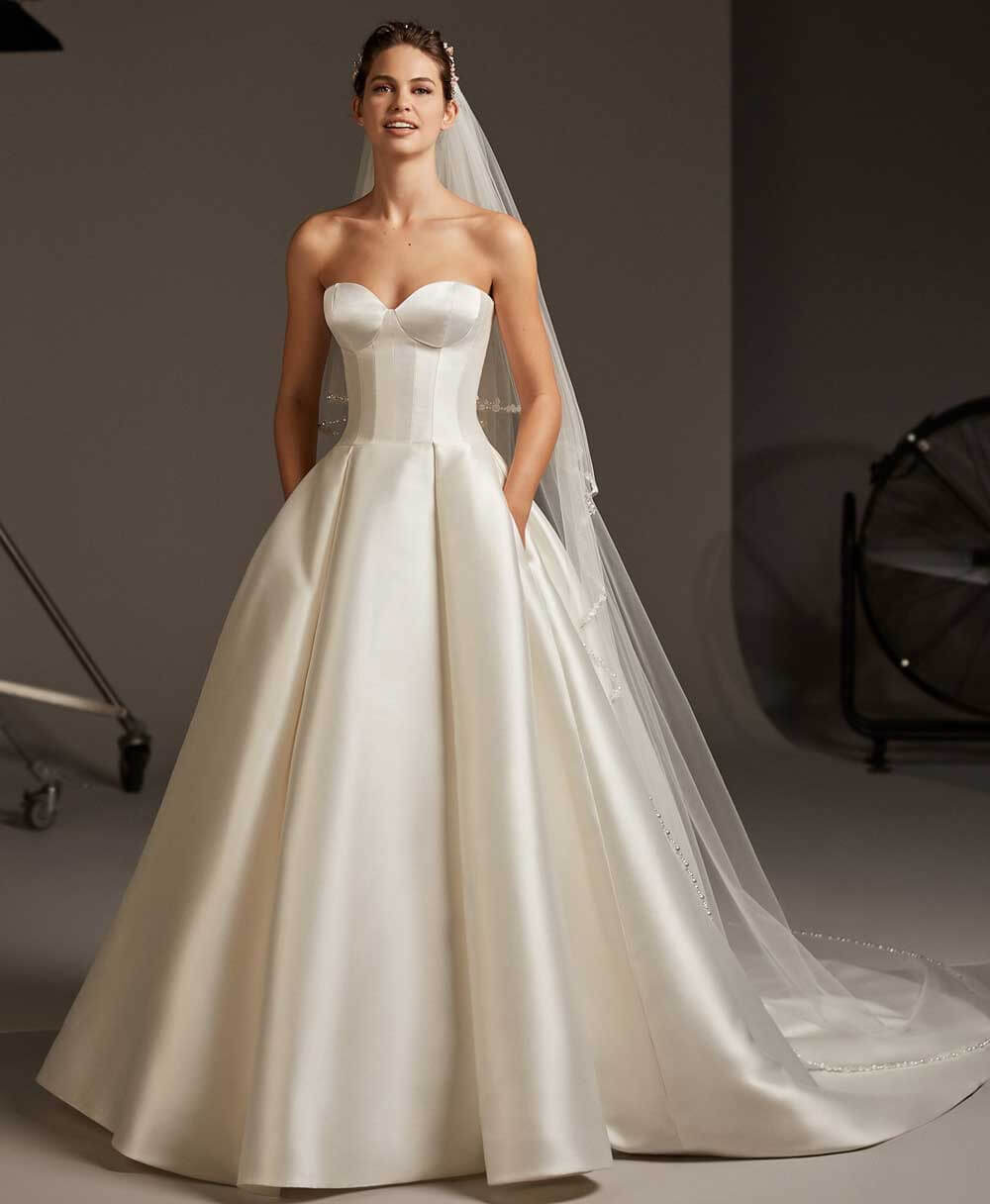 Abito-Pronovias-collezione-2020-mikado-ampio